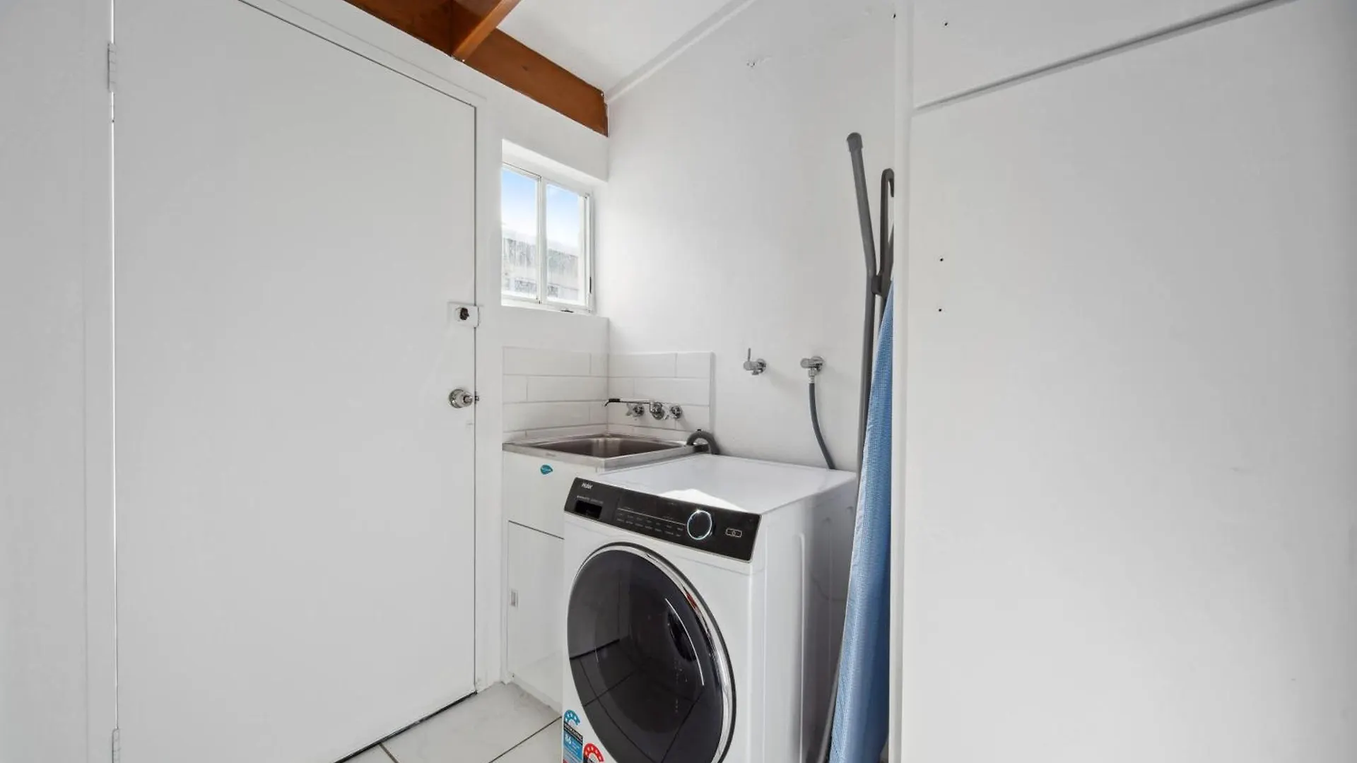 Coastal Comfort: Relax & Recharge In Maroochydore Australien